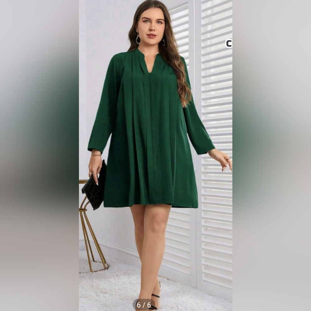 Notched Neckline Fold Pleated Detail Dress